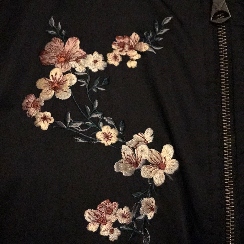 Embroidered Bomber Jacket 🌸 Size Small - Picture 3 of 5